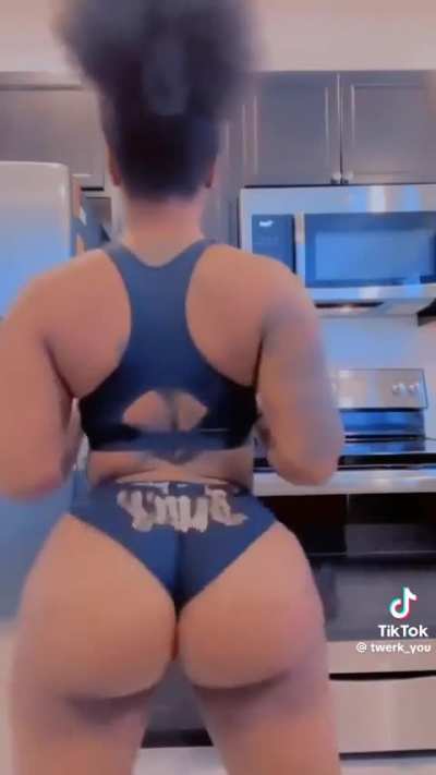 Bubble Booty 😮‍💨👏🏽👏🏽🍑