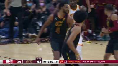 [Highlight] Jarrett Allen throws down the hammer over Capella without touching the rim!