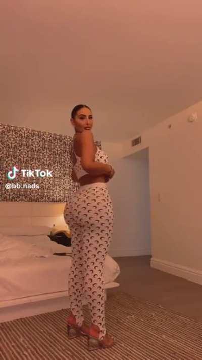 That little jiggle has me dyin ð¤¤: @bb.nads