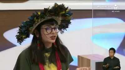 Isso aqui parece a Escolinha do Professor Raimundo hahahaha