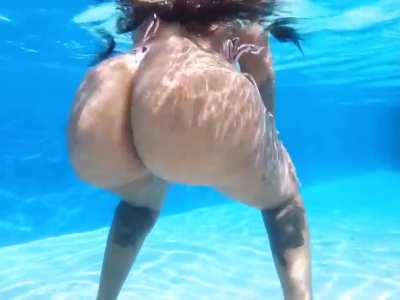 Fake asses are addicting 