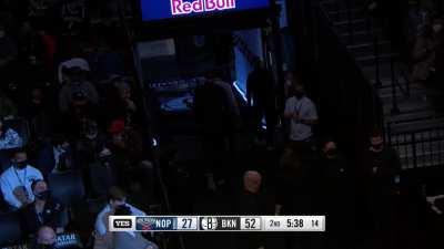 [Highlight] Kevin Durant walks off the court after Bruce Brown falls into his knee