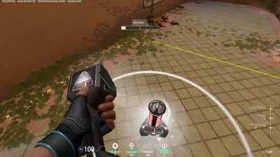 Jett Strat For Bomb Defuse(Maybe This Is Useful)(Found While Messing Around In The Range)