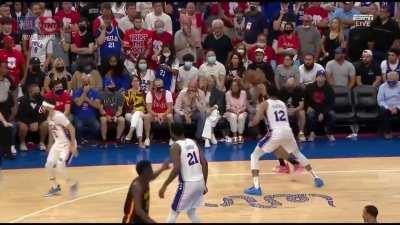 [Highlight] The Sixers crowd serenades Trae Young
