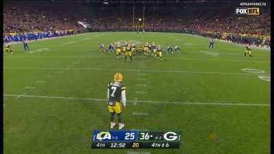 Bojorquez prepping to put the Rams on their own 1