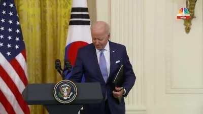 Biden Laughs Off Question About UFOs At Press Conference