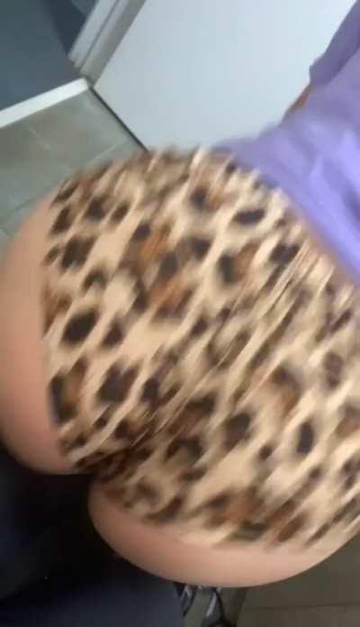 Ass for days. Link in the comments.