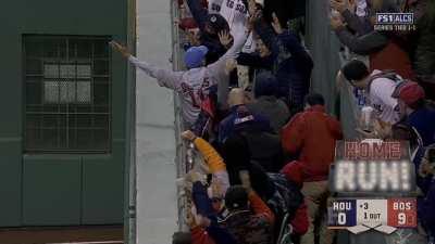 [Highlight] Arroyo hits a 2-run home run to make it 9-0 for the Red Sox in the 3rd!