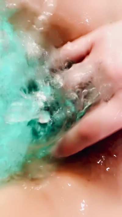 Always horny in the HotTub 💋