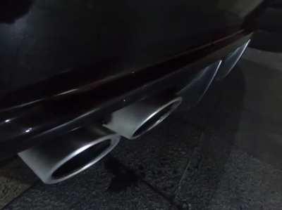 The sound of a dying breed. N/A 4.8L V8 (Panamera S)