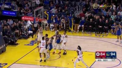 [Highlight] Klay gets past Paul George and gets the and-1 over Theis.