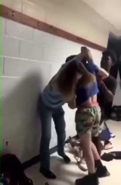 Nigga took a lil doggy shit mid fight