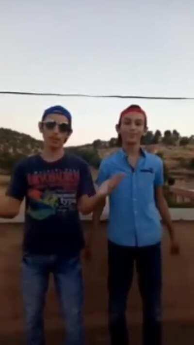 Videonun tek iyi yanı kameranın yukarıyı çekerek bitmesi.