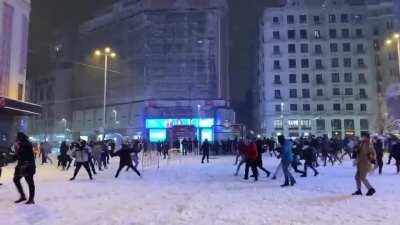 Public Snowball fight in Madrid turned out so big the police had to intervene