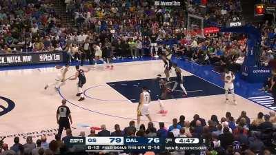 [Highlight] Jordan Poole crosses up Luka and no-look passes it to Draymond for the easy layup