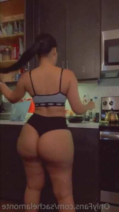 Booty & Breakfast