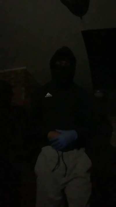 y'all guys smellin ts?