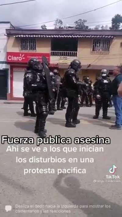 Stop the Police brutality in Colombia share this, make it known