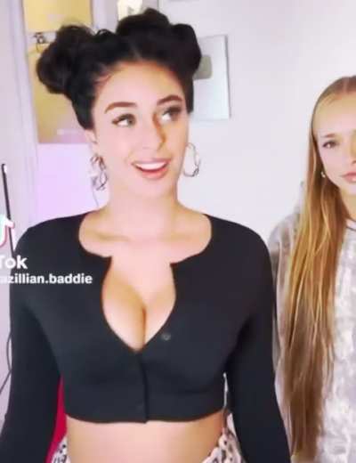 Sophie Rain solos
