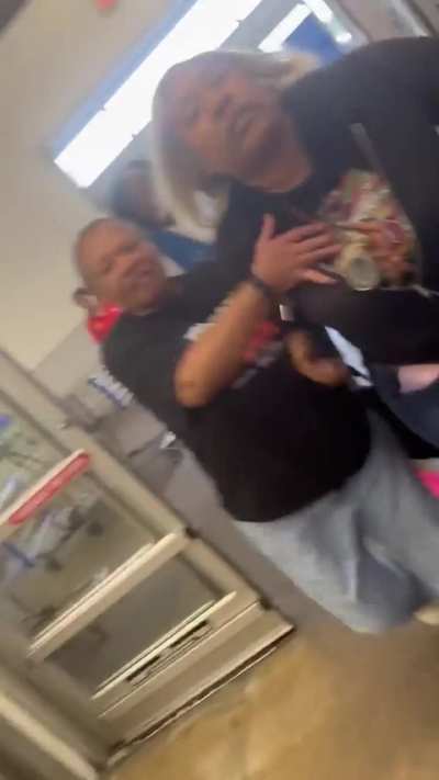 Ghetto woman flips out after being called out for stealing a parking spot