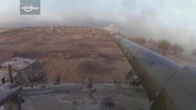 Footage of a Jaish al Islam tank assault on regime positions in Southern Aleppo August 1st, 2016.