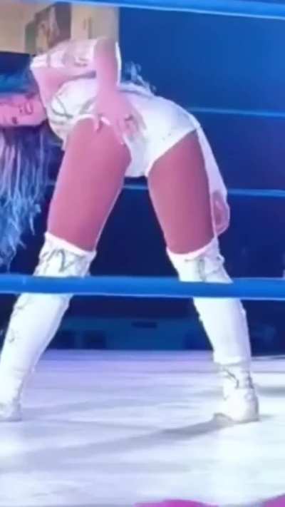 Mercedes Monè (Another angle)