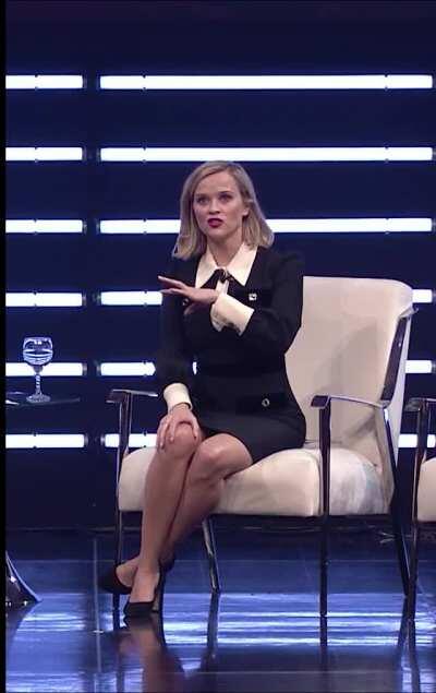 Leggy interview on stage