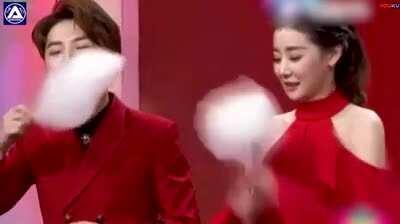 Henry eating vs Jeannie eating