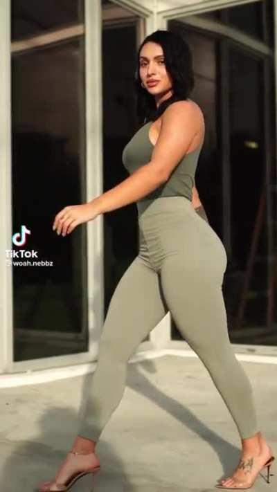 #Woah.nebbz is fine af