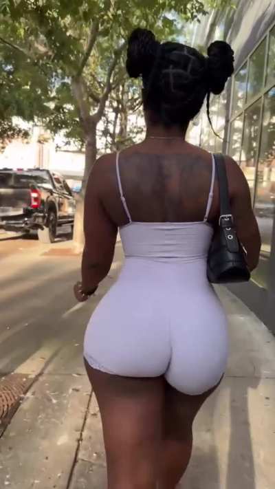 Slim tick beauty [May]