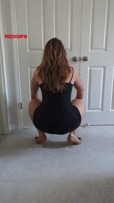 Drop it Like It's HAWT! No Hands MILF Booty Reveal