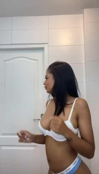 I'm home alone.. please cum over