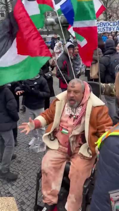Pro-Palestine protesters enraged at German woman standing up for kidnapped Israeli women