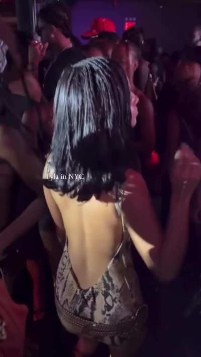 She makes my dick jump lol