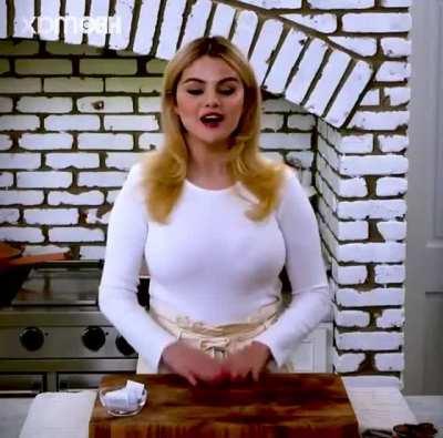 Selena Gomez' tits just keep getting bigger