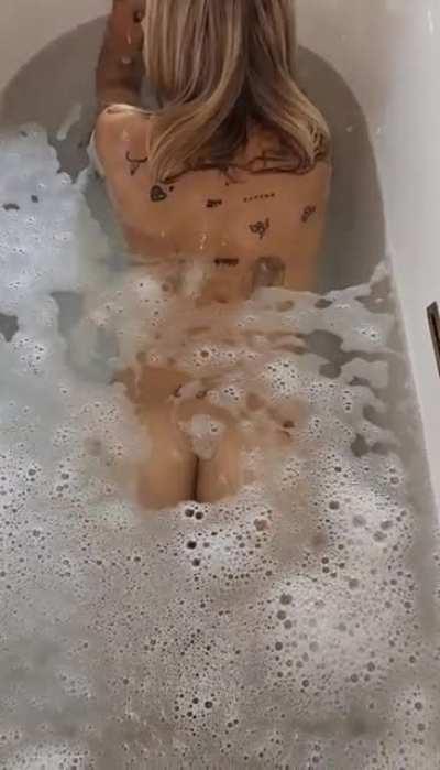 Kenia Gonzalez (@keniamusicr)