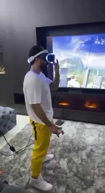 New VR headset with Physical Pain Simulation