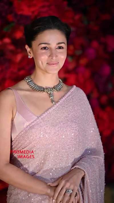 Aliaa Bhatt Kapoor melting our heart in Pink saree