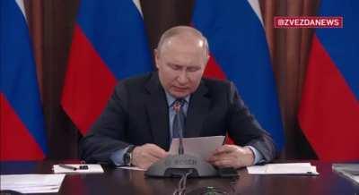 Putin talks about Import substitution of western production, while using Bosch microphone