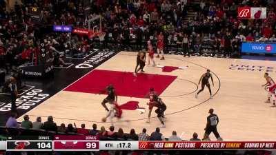 [Highlight] An Ecellent play call out of a timeout by Eric Spoelstra leads to a wide open layup that ices the game