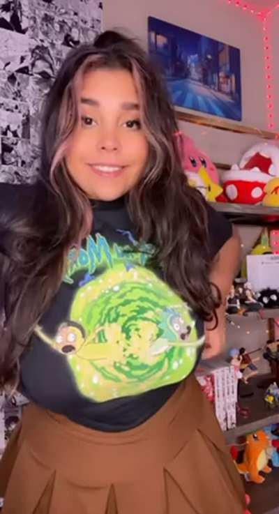 Would you let a Venezuelan girl like me bounce on your face?