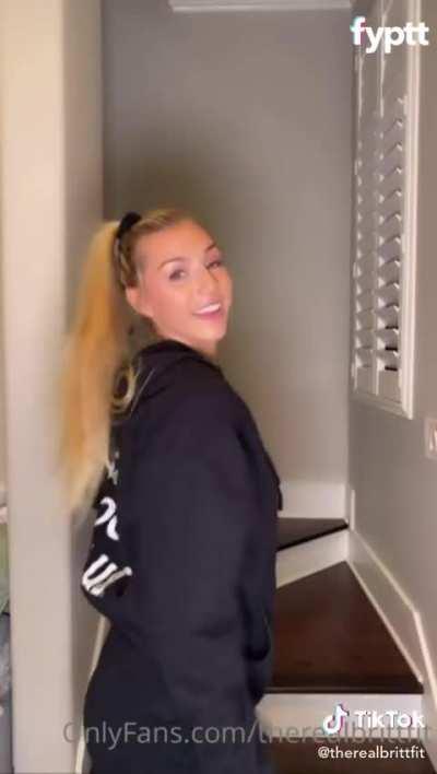 Fit blonde does buss it challenge 