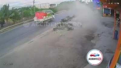 Truck loses its cargo