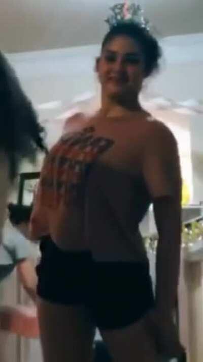 Those tits on Gracie Haschak 🥵