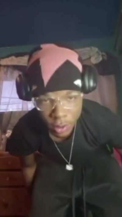 Im TIRED of these lightskins 😭