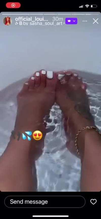 White Toenails👣😛