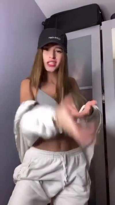 Shaking those tits
