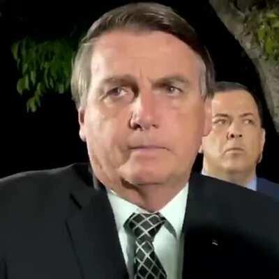 Mais um pouquinho de vídeo e ele chora...