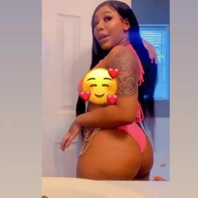 I wish she make a only fans