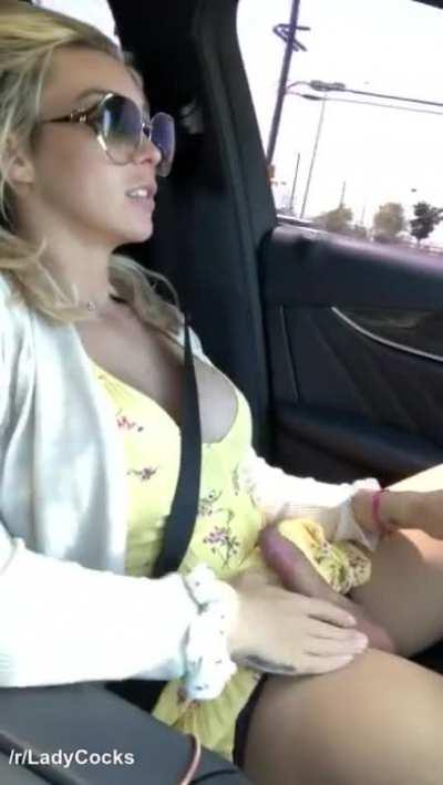 Aubrey Kate jerking off for you while sitting in traffic